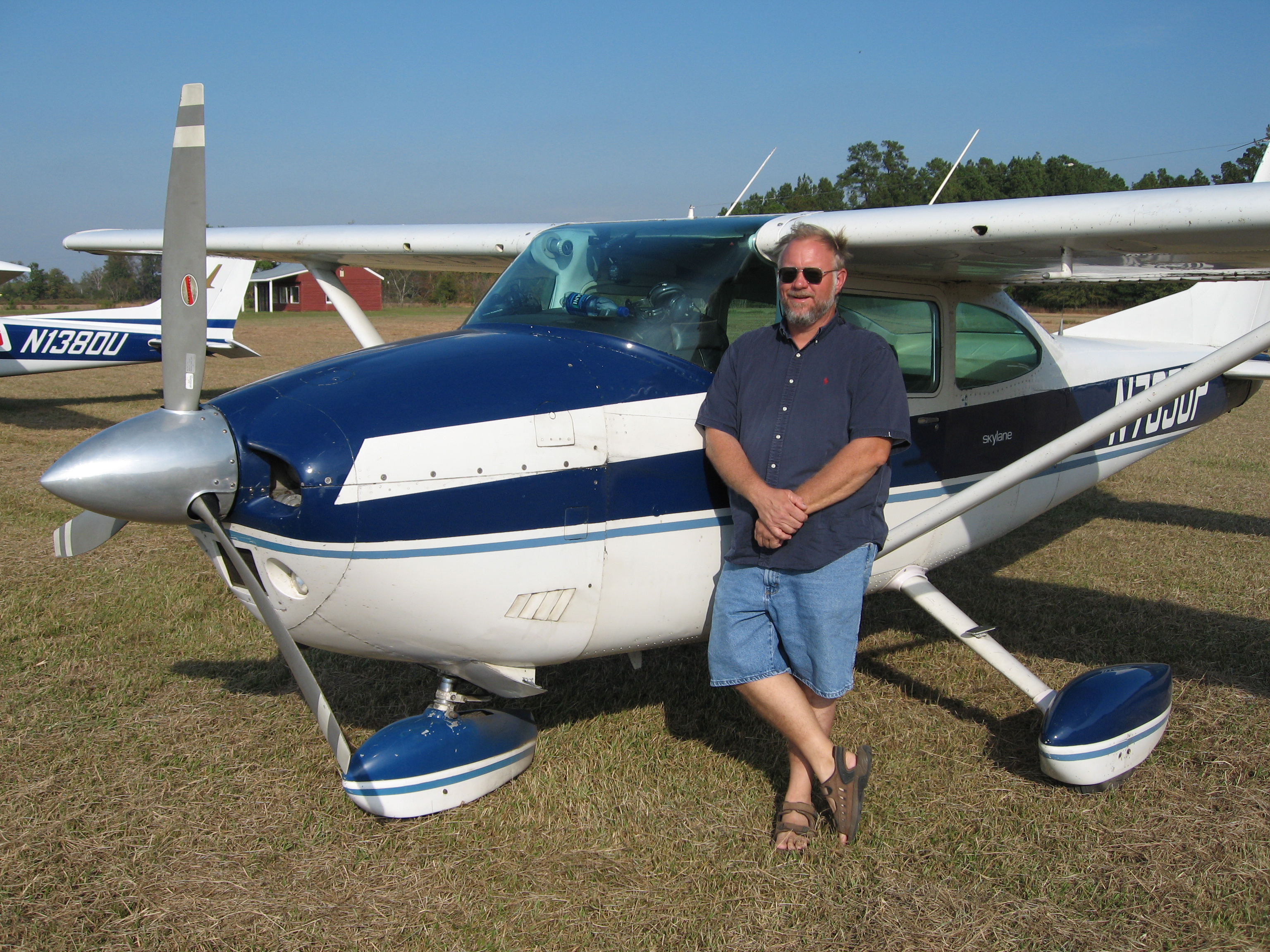 Cessna 182 Skylane.JPG